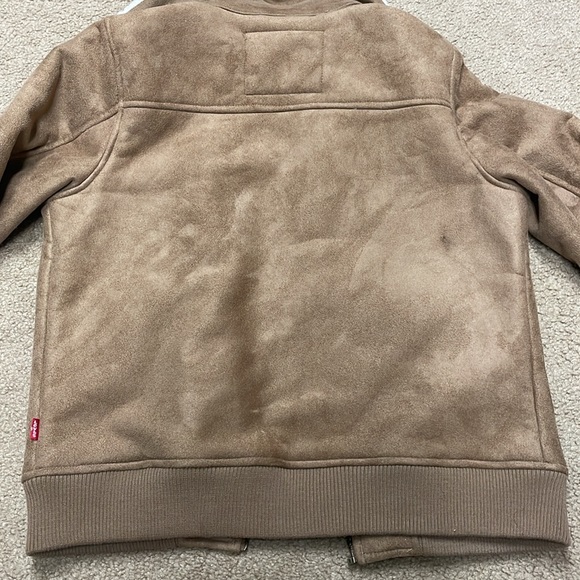 Levi’s women brown suede Sherpa trucker jacket. Small - Picture 9 of 9